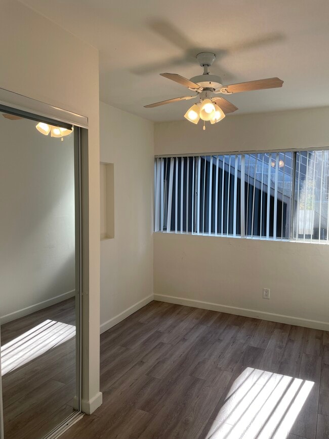 Foto del edificio - Westwood Plaza Apartments