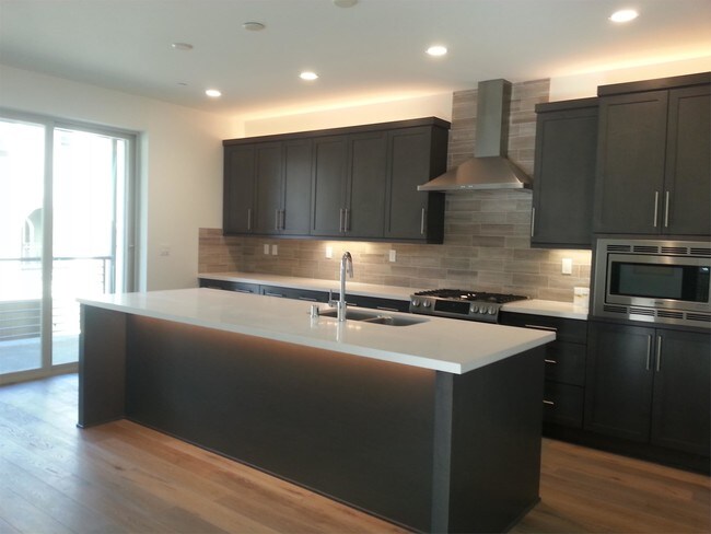 Foto del edificio - 8341 Summit Way