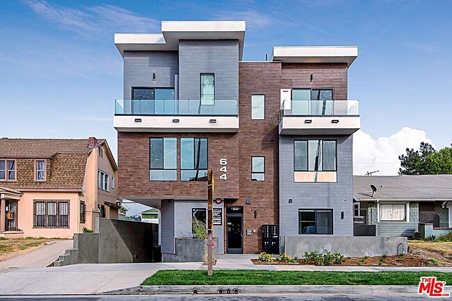 Building Photo - 644 Normandie Ave