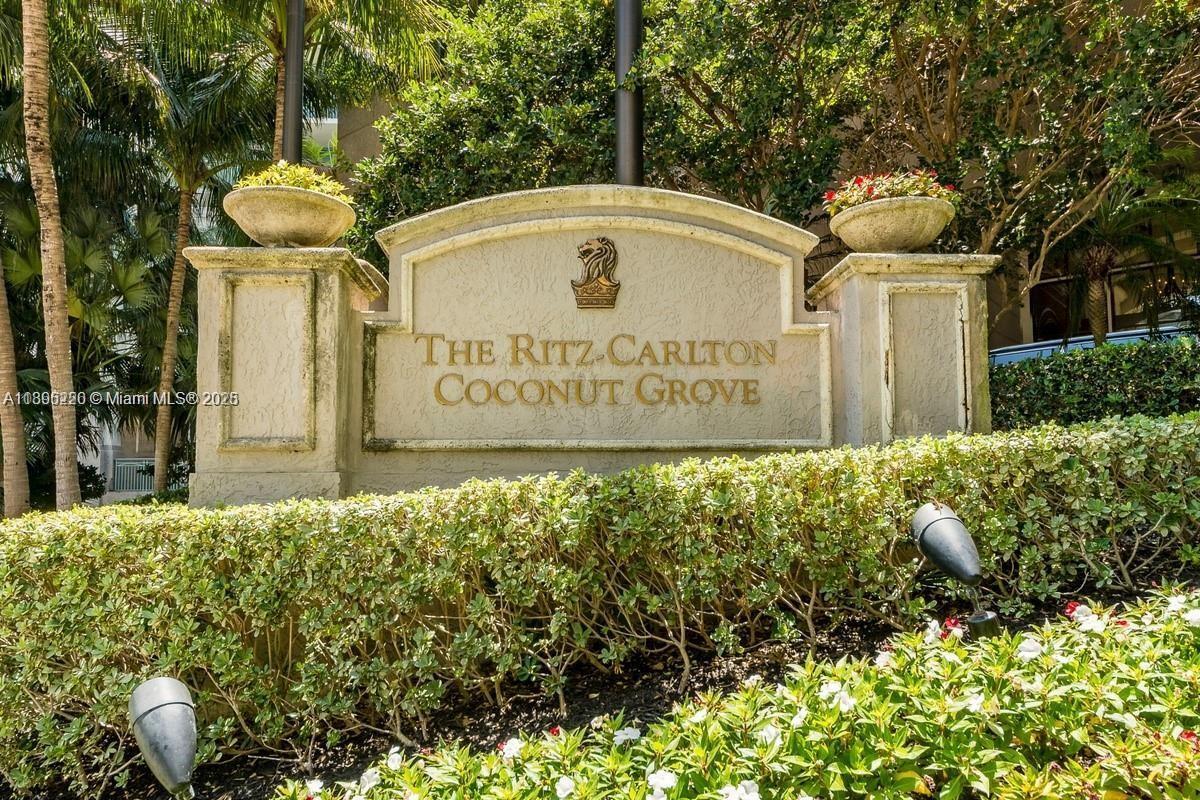 Foto principal - 3350 SW 27th Ave