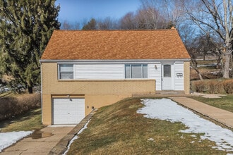 Building Photo - 137 College Park Dr