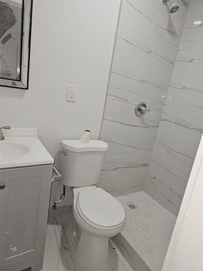 Foto del edificio - 2401 SW 45th Ave