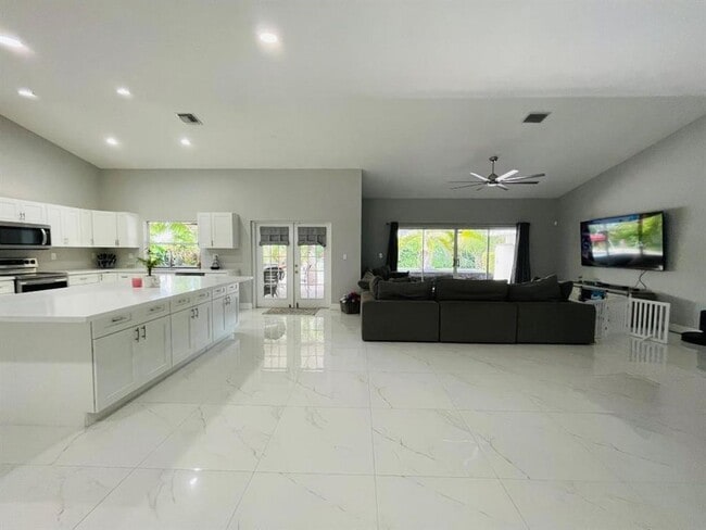 Foto del edificio - 4644 NW 99th Ln