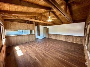Building Photo - 654 Maltman Dr