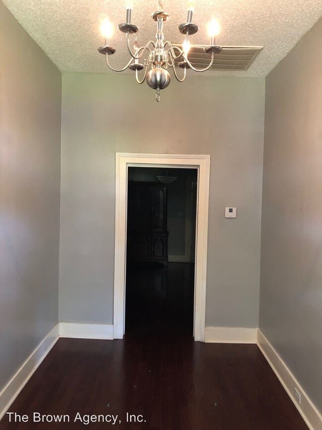 Building Photo - 2 br, 1 bath House - 211 N 12th St