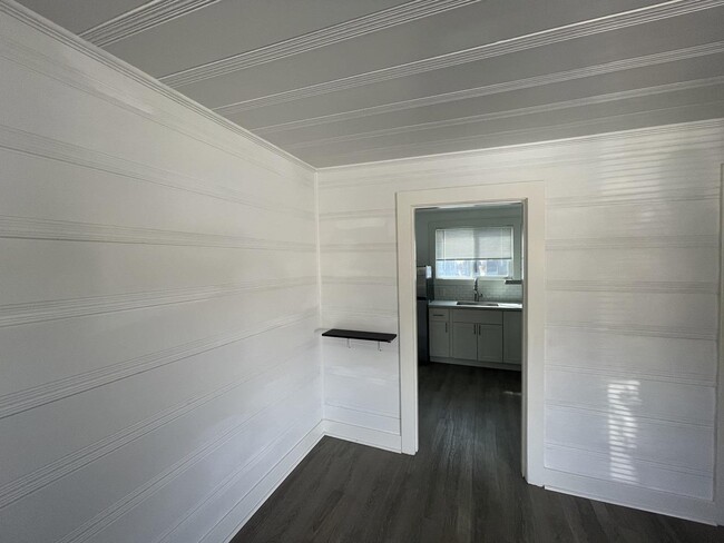 Building Photo - 2530 Francisco Blvd