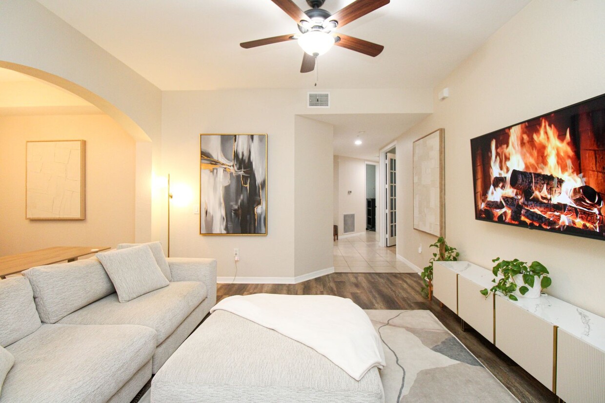 Foto principal - 1355 Mariposa Cir