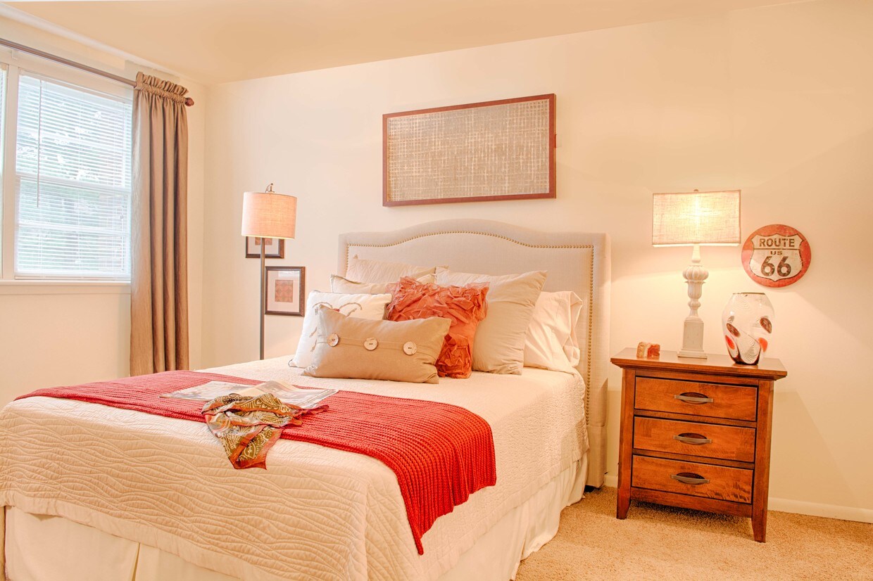 Apartments at Pine Brook Apartments Newark, DE