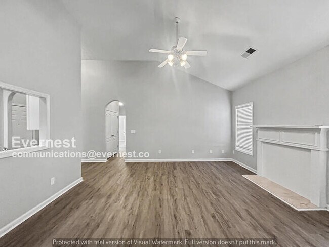 Foto del edificio - 3 Bed/2 Bath Home with Garage / Pet-Friendly / Available Now!