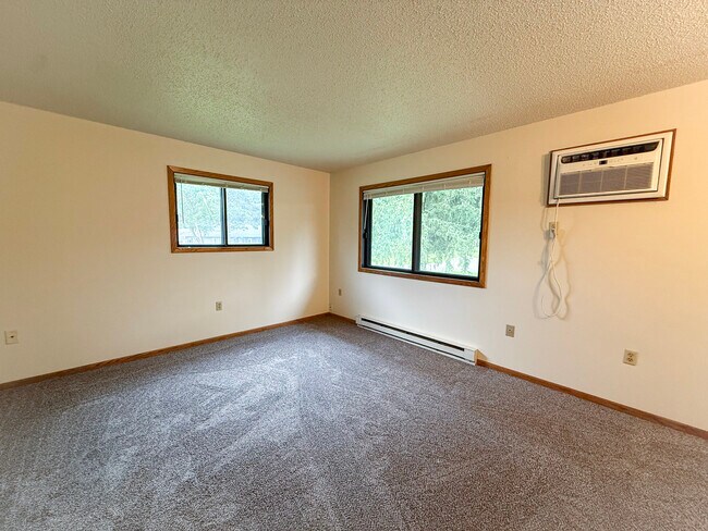 Foto del edificio - 2820 Edgewood Dr
