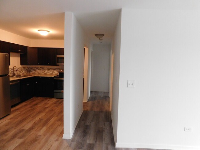 Building Photo - 101 W Elk Trail