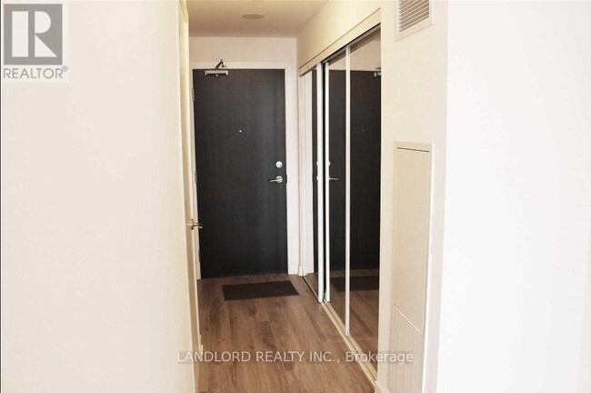 Building Photo - 50-750 Bruyeres Mews