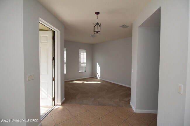 Building Photo - 425 Breckenridge Cir SE