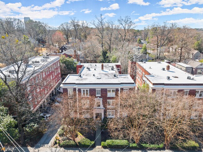 Building Photo - 18 Collier Rd NW
