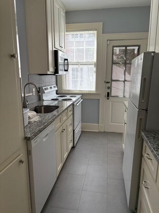 Cocina - 2021 Kleinert Ave