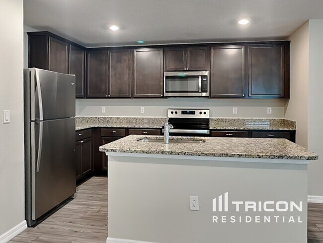 Building Photo - 1596 Wynford Cir