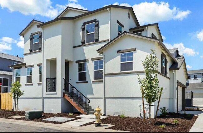 Foto del edificio - 1673 Bella Lago Dr