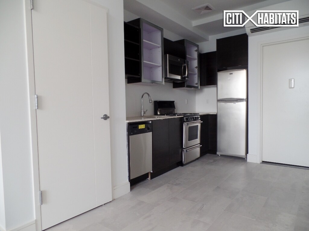 Primary Photo - 145 W 118th St