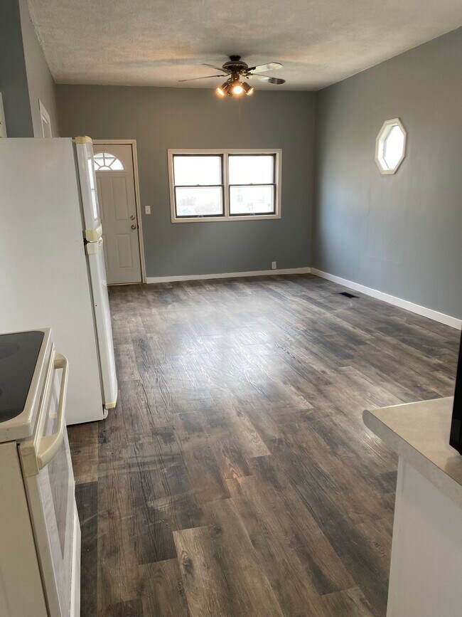 Viviendo - 608 4th St SE