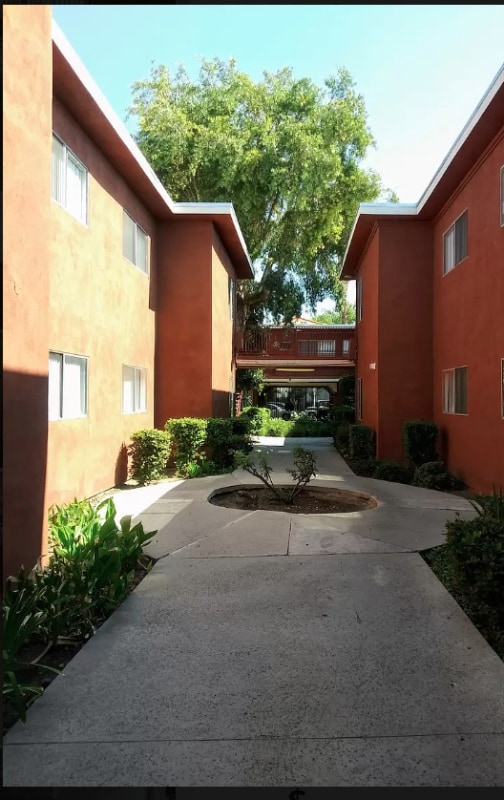 Building Photo - 8135 Langdon Ave