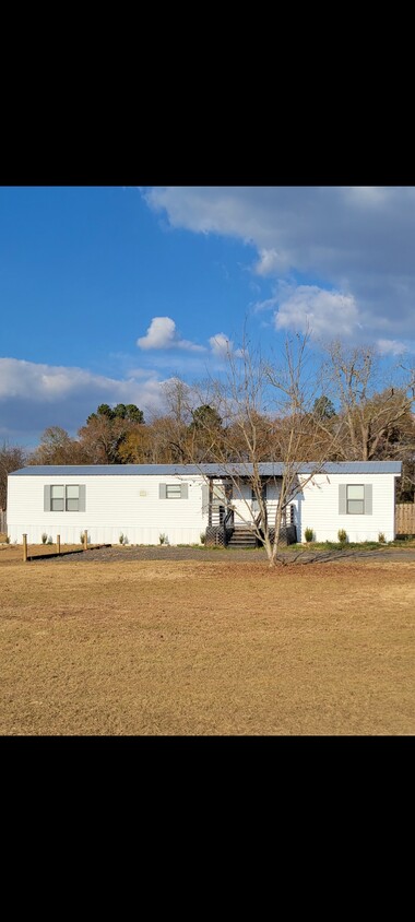 Peaceful Front Porch - 5137 GA Highway 88