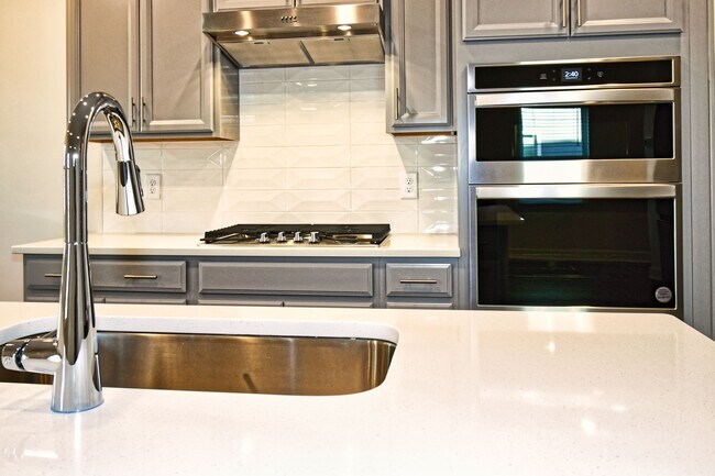 Photo - 13210 Kenworth Rd House