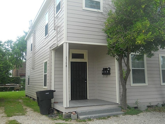 Building Photo - 2508 Saltus St