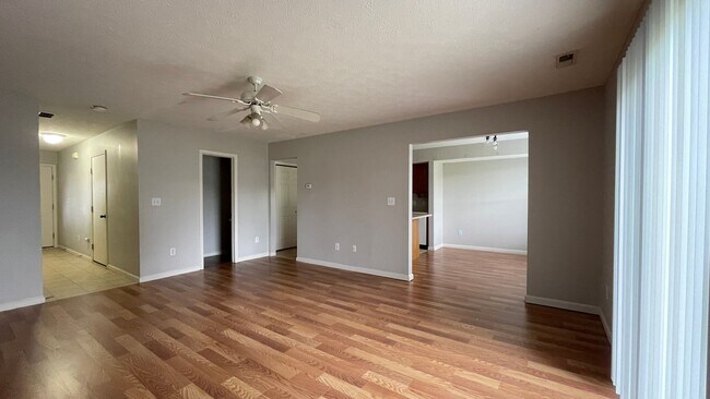 Building Photo - 3434-3436 Edison Dr