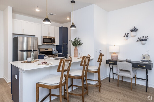 Rosewood - 1BR, 1BA - 676SF - Dining Area - The Nash