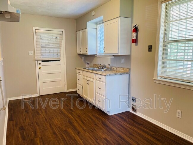 Foto del edificio - 2965 Knightway Rd