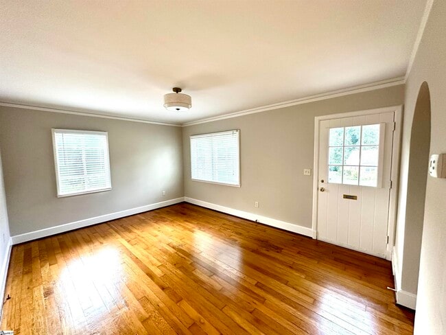 Building Photo - 600 University Ridge