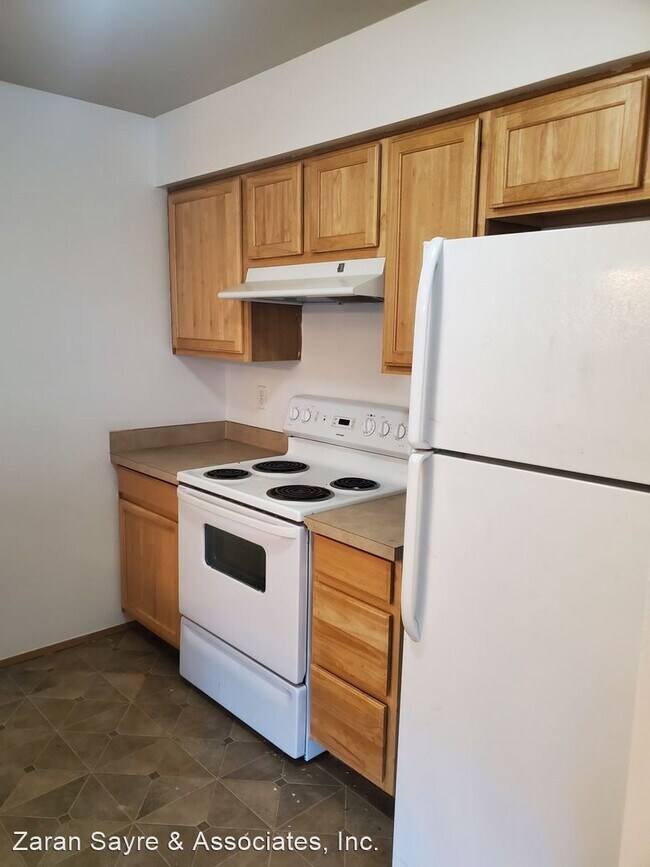 Building Photo - 6413 53rd Ave W