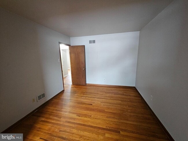 Building Photo - 1317 Garfield Dr