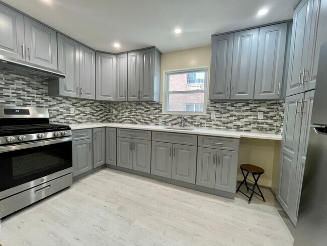 Foto del edificio - 990 E 59th St