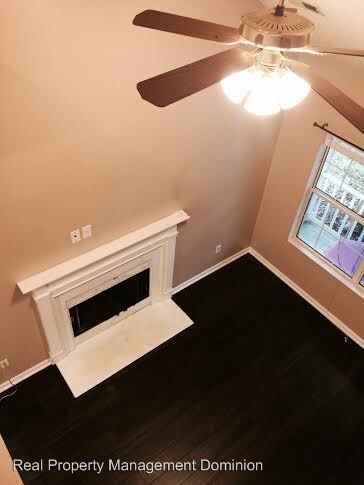 Foto del edificio - 306 Windy Ridge Ln