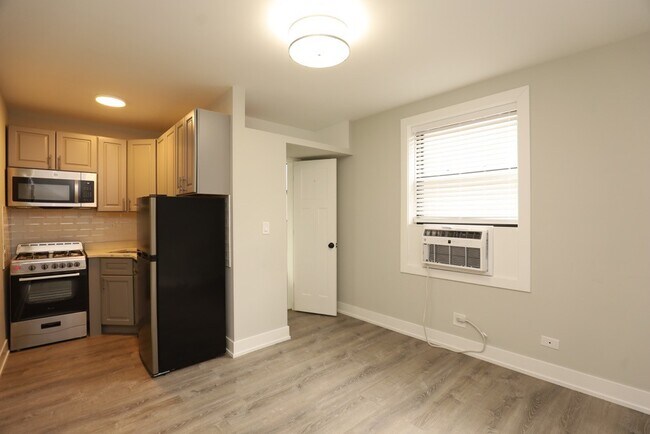 Foto del edificio - 525 W Belmont Ave