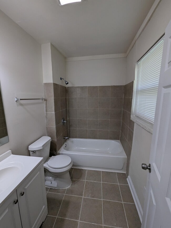 Photo - 3867 Bakers Ferry Rd SW House