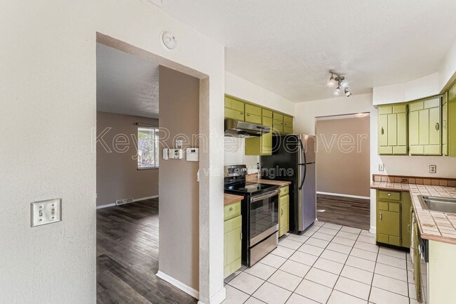 Building Photo - 6529 Van Gordon Ct