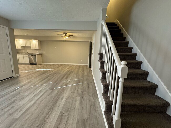 Photo - 365-425 Darby Creek Road-425 Darby Creek Road Apartment