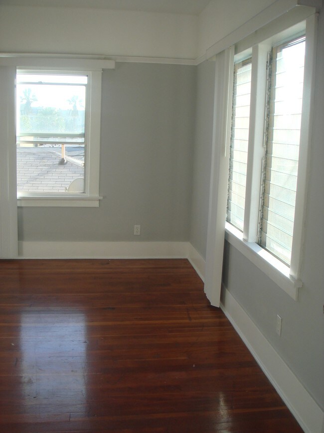 Foto del edificio - 135 Bonito Ave