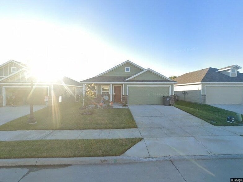 Primary Photo - 5832 Cherry Holw Wy