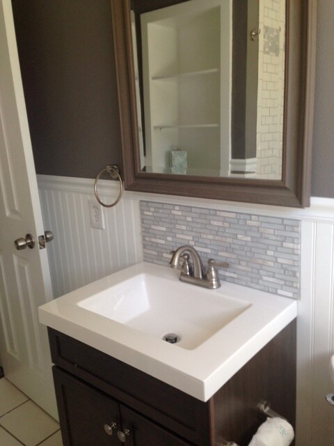 Baño - 200 Clover Ln