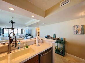 Building Photo - 10600 S Ocean Dr