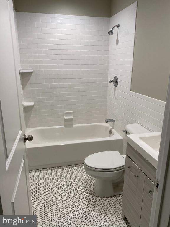 Foto del edificio - 445 E Flora St