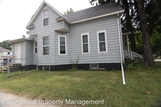 Building Photo - 4 br, 1 bath House - 1902 15th St
