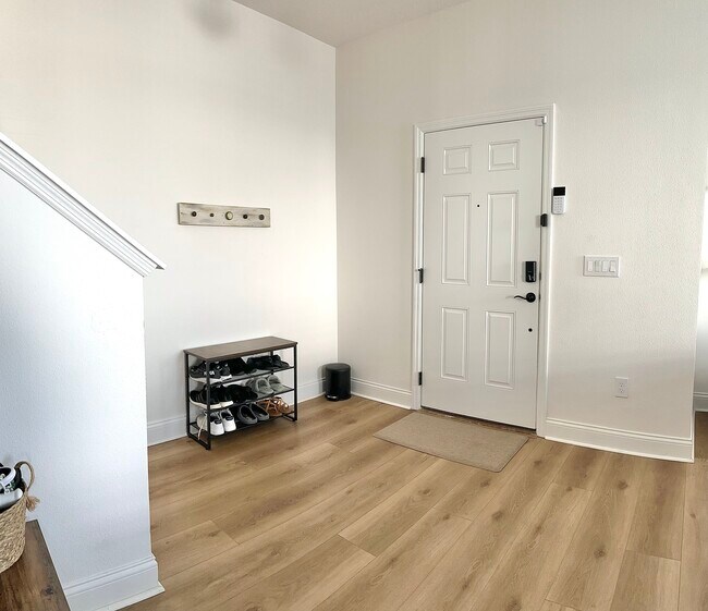 Foto del edificio - 738 Rivington Ave