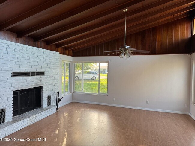 Foto del edificio - 2530 Vernon Dr NE