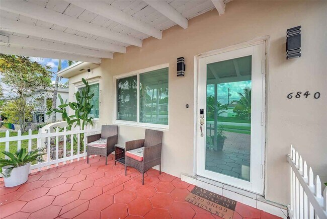 Foto del edificio - 6840 SW 26th Ct
