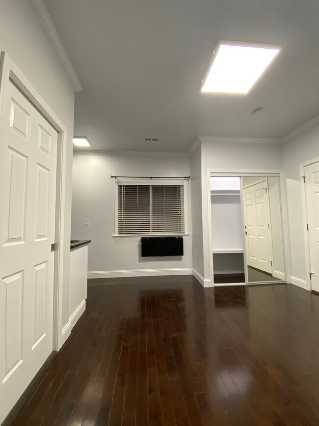 Foto del edificio - 108 Laurel Ave