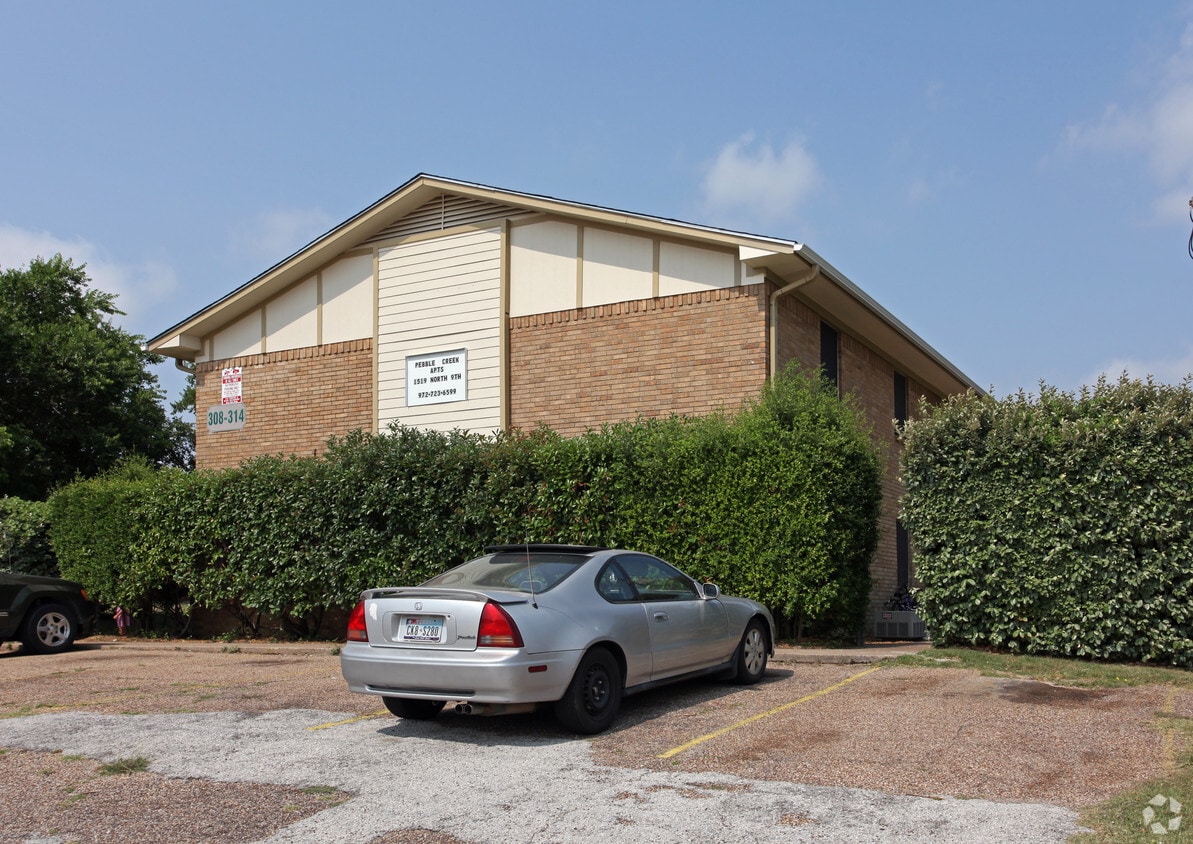 Pebble Creek Apartments in Midlothian, TX